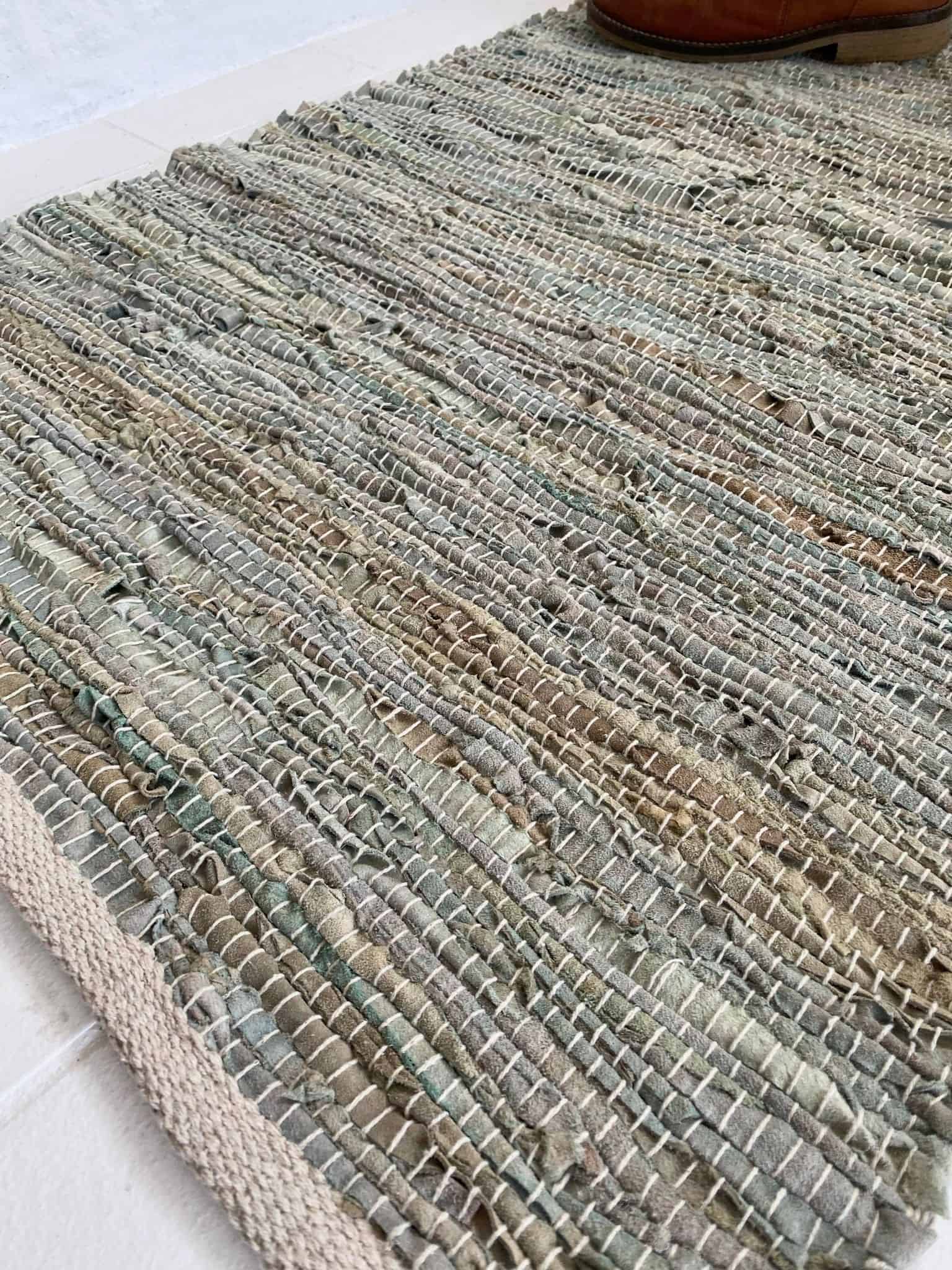 Gulvtæppe i skind – Duset grøn - 70×140