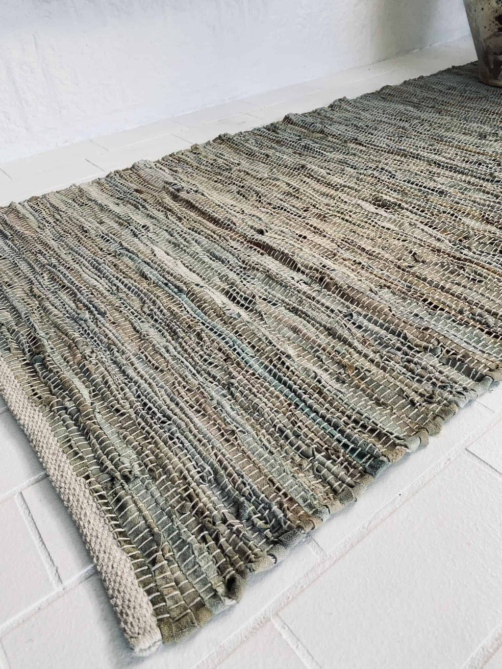 Gulvtæppe i skind – Duset grøn - 70×140